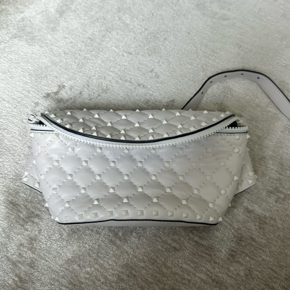 Valentino Garavani Free Rockstud Spike Belt Bag Quilted Leather White - Picture 1 of 5